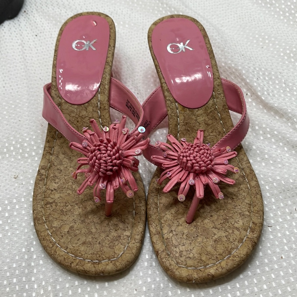 Pink Patent leather Sandals 7.5 W OK Patent Leather Flower Embellishment (3)